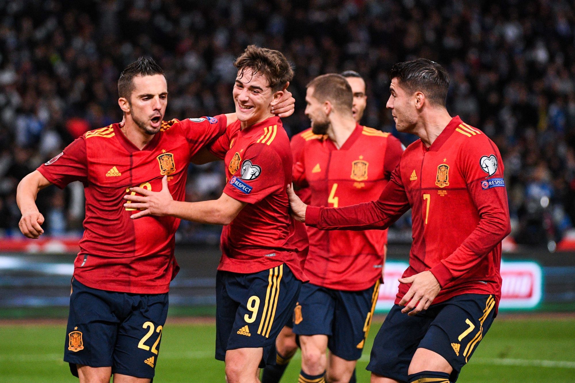 爱游戏在线-葡萄牙队鏖战韩国队，奥恰洛夫扛起全队