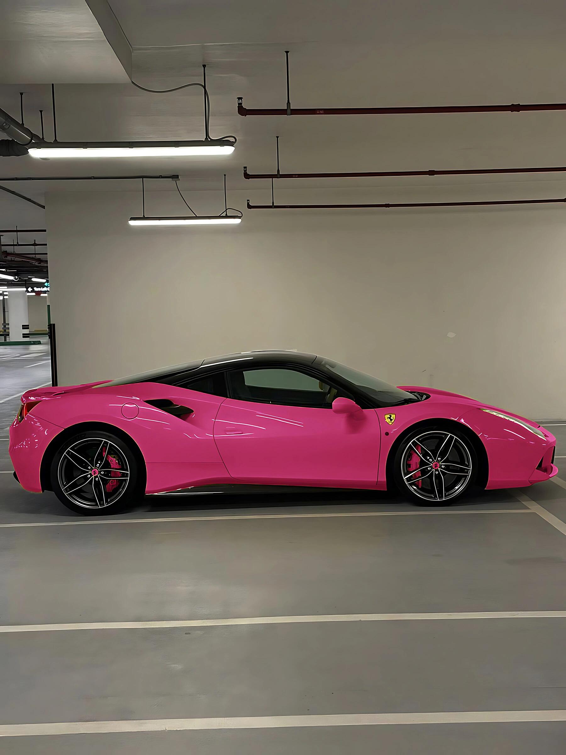 爱游戏tv-法拉利碾压阿斯顿马丁，拉塞尔高光表现