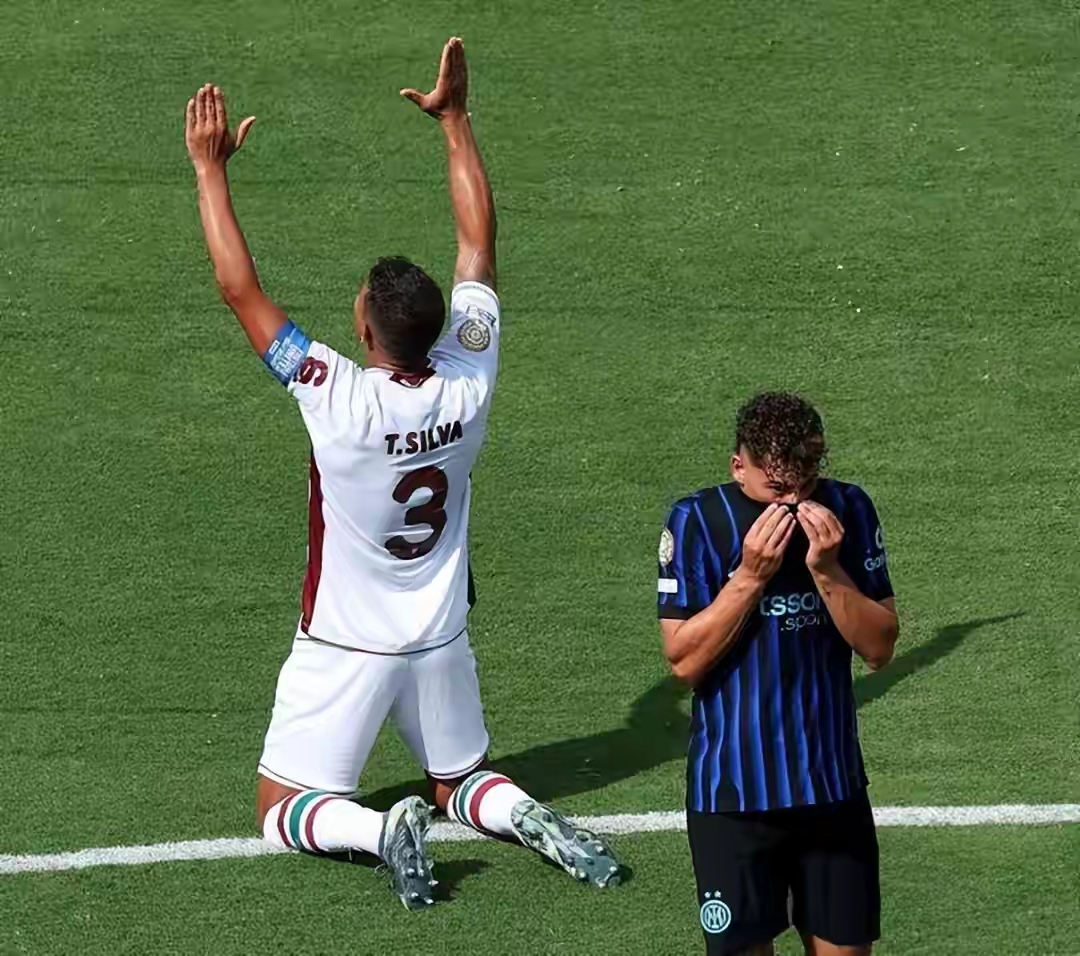 尤文碾压AC米兰，皮克带队取胜