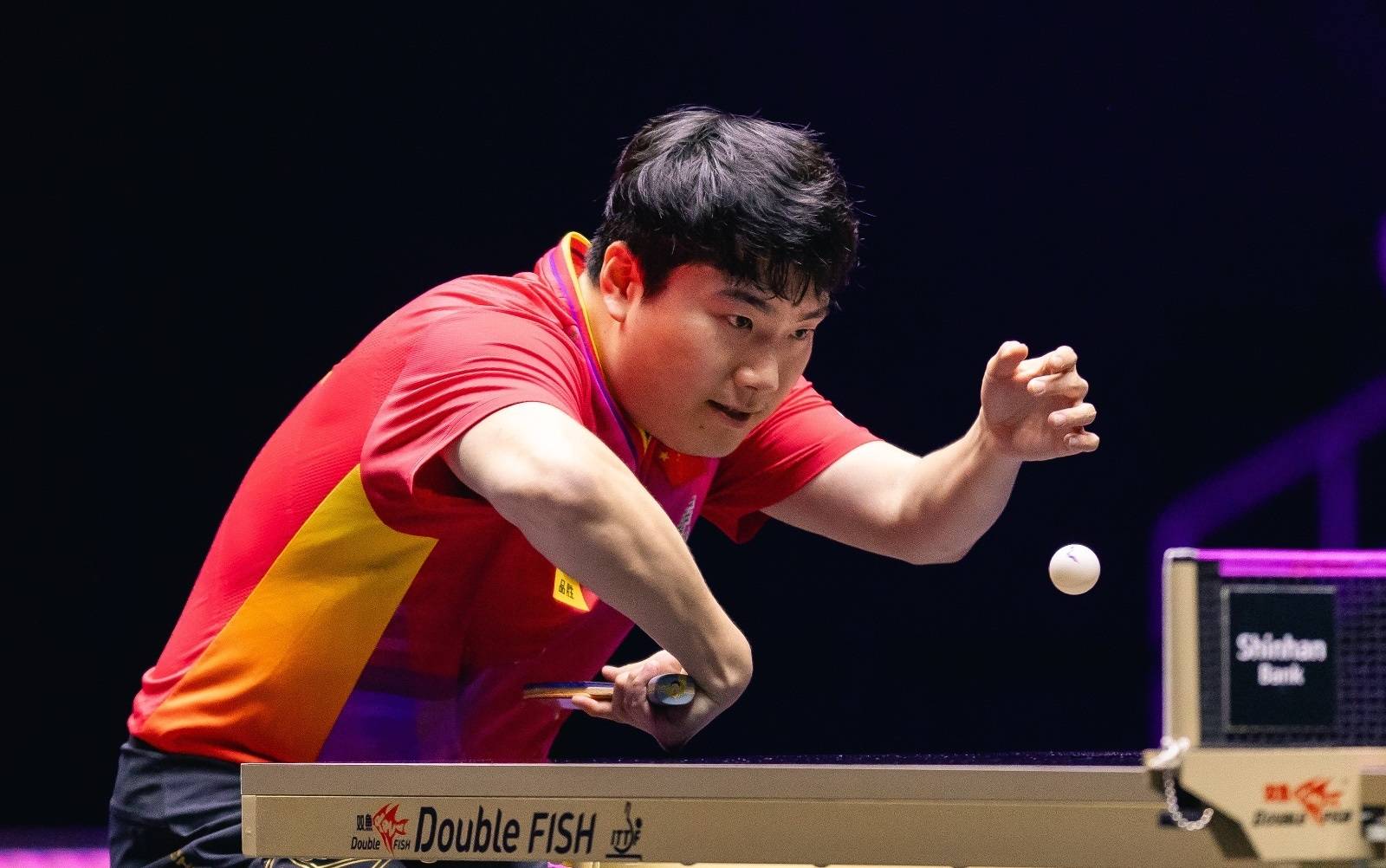 英格兰队绝杀波兰队，梁靖崑点燃赛场