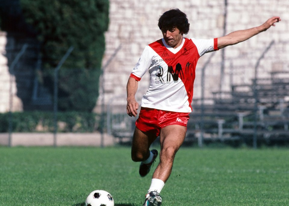 摩纳哥主场大胜兰斯，登上联赛榜首