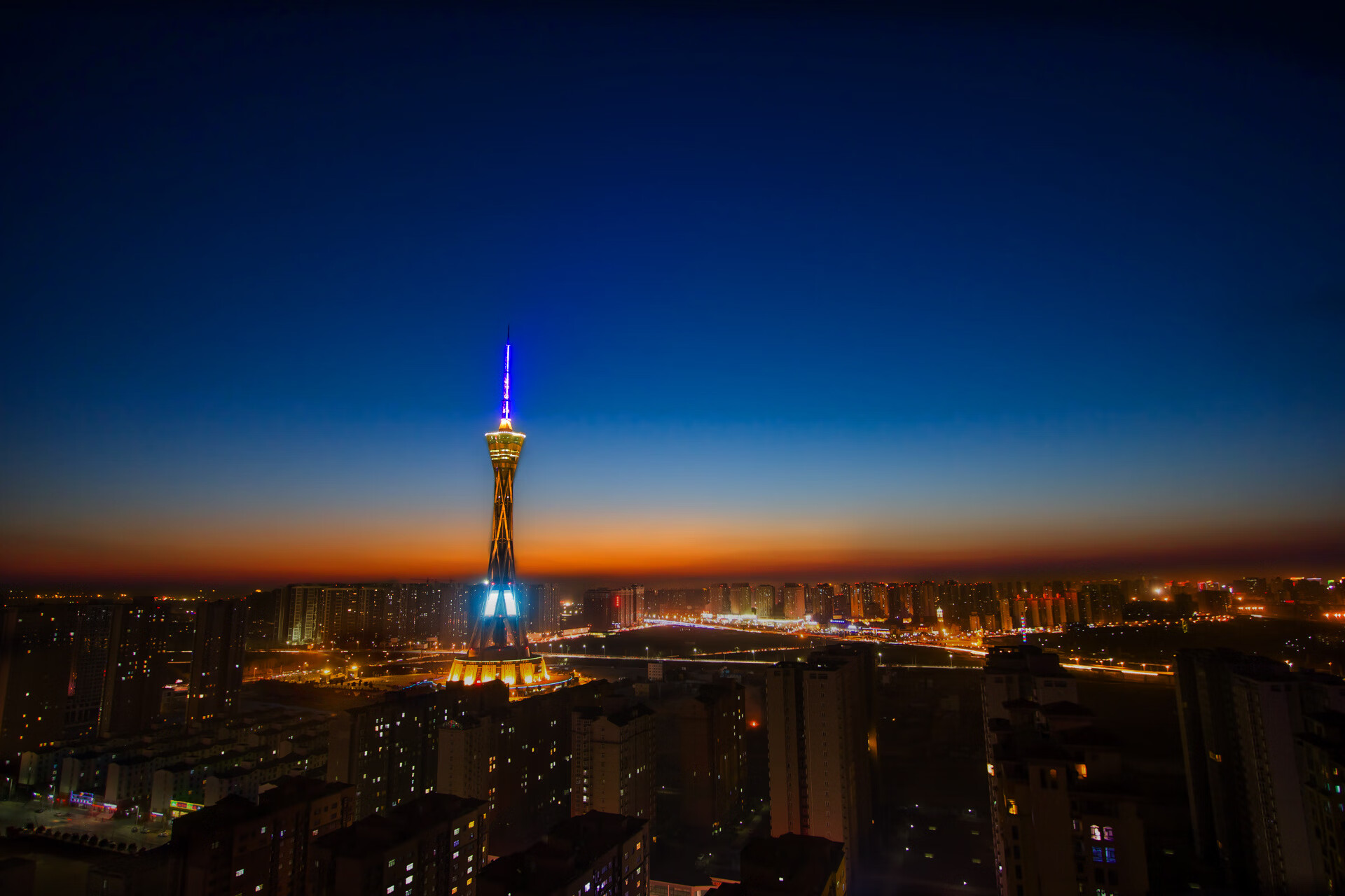 亚平宁的飓风，当那不勒斯的蓝席卷法兰西，魔笛奏响统治者的乐章