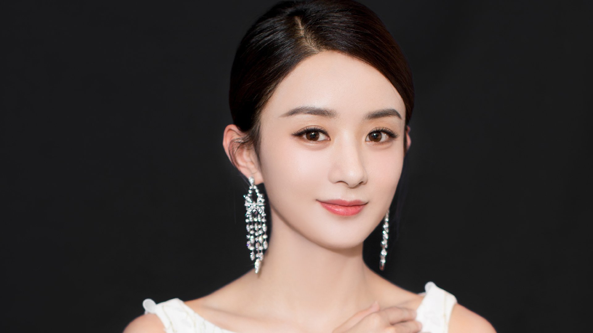 极速狂飙，从骑士到赛车手，英格拉姆在F1街道赛上的双重荣耀