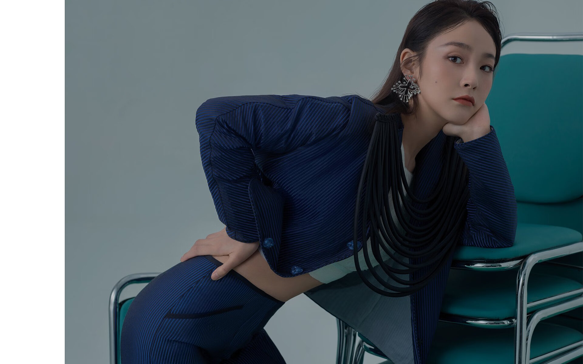 爱游戏APP-达喀尔之夜，门迪的钢铁枷锁，一场防守如何锁死奥运之门的未来