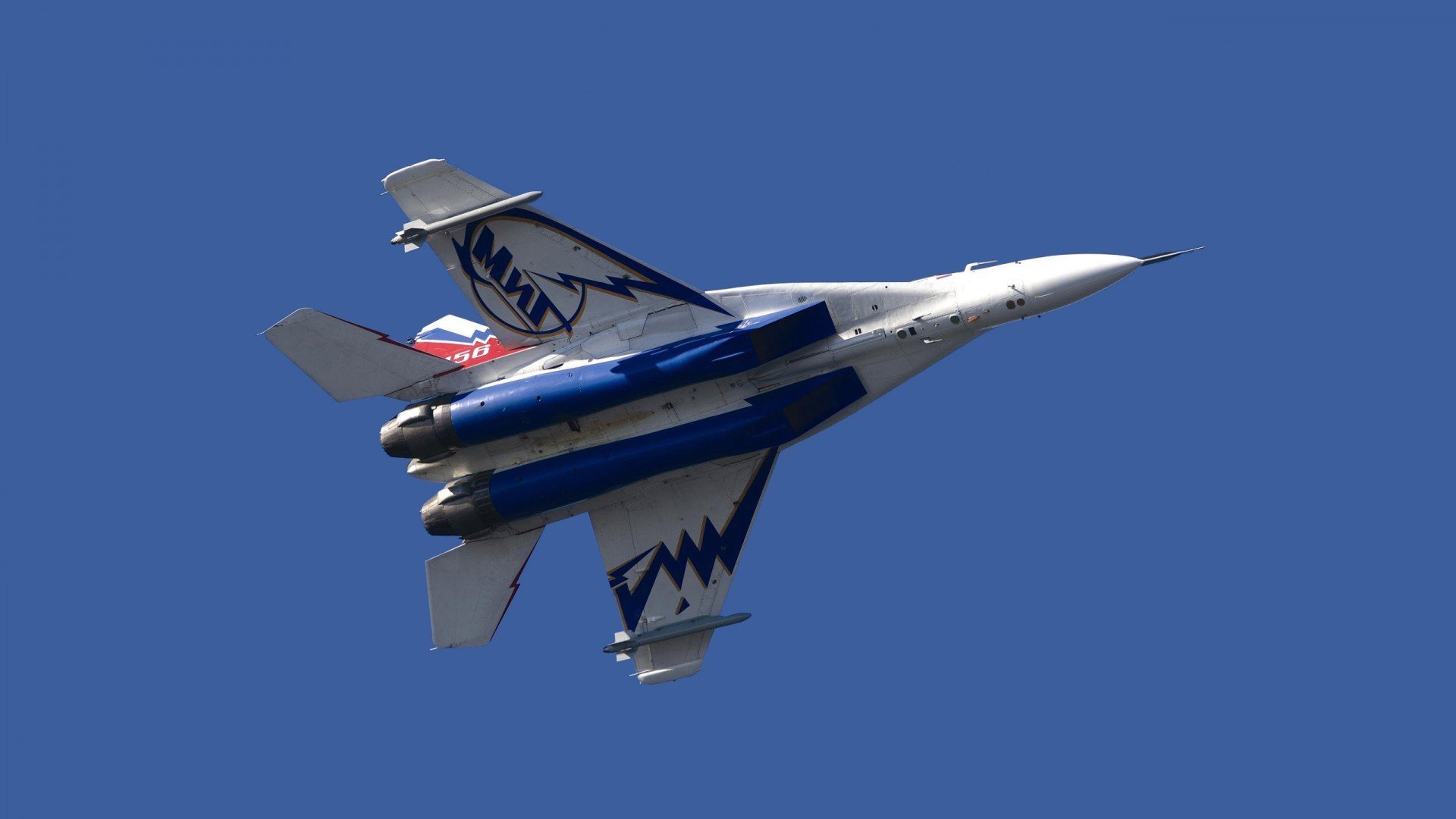 爱游戏官方入口-终局的艺术，从国家德比绝杀到篮网铁血防守，掌控力如何决定赛场生死